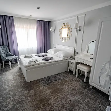 Goscinne Biala Dama Hostel *