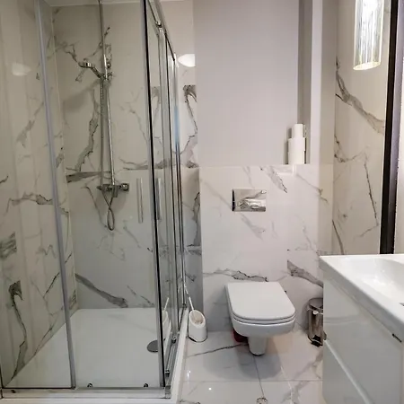 Goscinne Biala Dama Hostel Mlawka