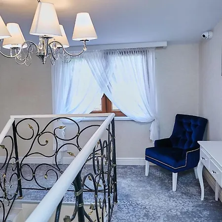 Goscinne Biala Dama Hostel Mlawka
