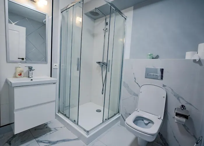 Pokoje Goscinne Biala Dama Hostel *