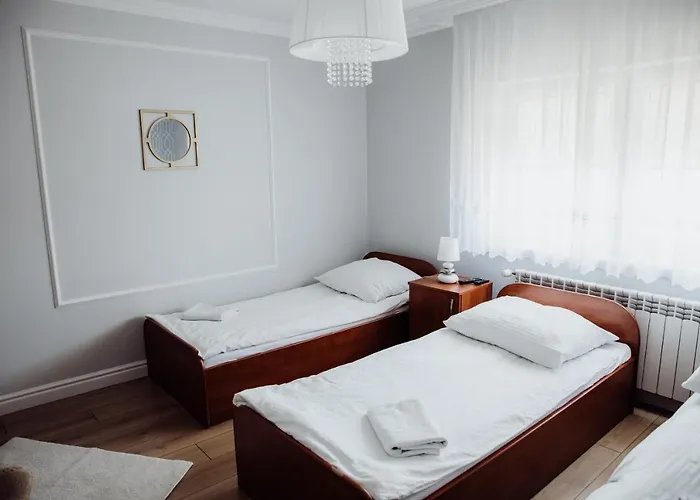 Hostel Pokoje Goscinne Biala Dama Mlawka
