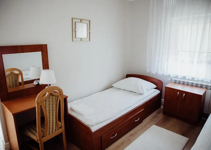 Hostel Pokoje Goscinne Biala Dama *