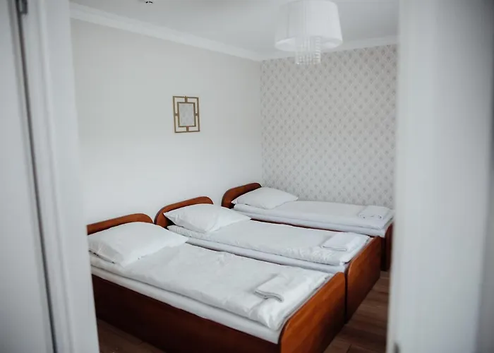 Hostel Pokoje Goscinne Biala Dama *